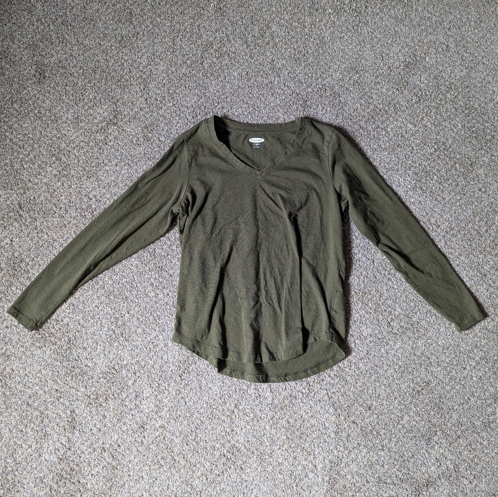Green Old Navy V-Neck Long Sleeve Tee